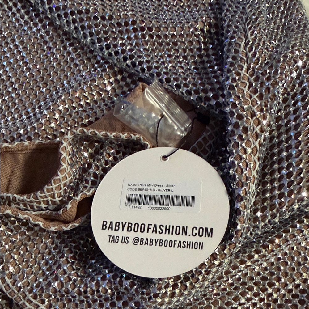 Elegant Silver Backless Dress - Picture 8 of 8